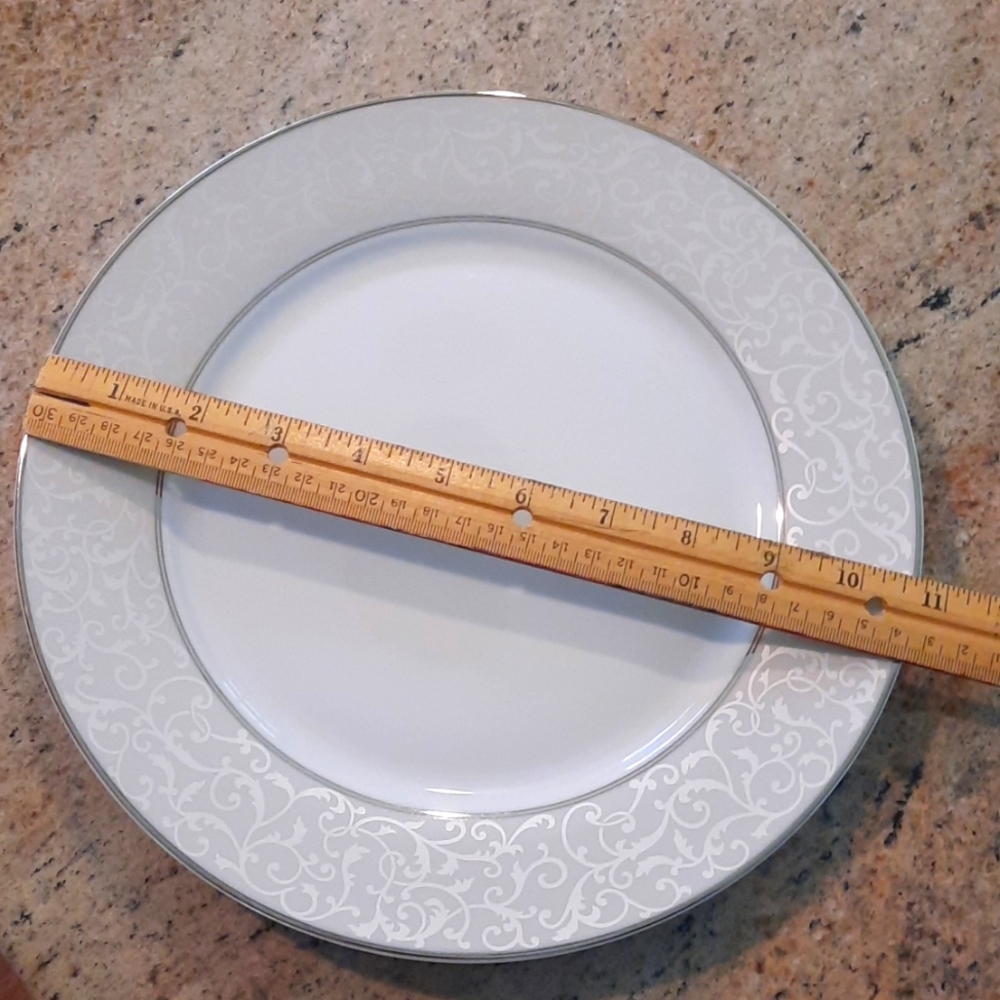 Mikasa Parchment Dinner Plate, 10.75-Inch L3438 White
